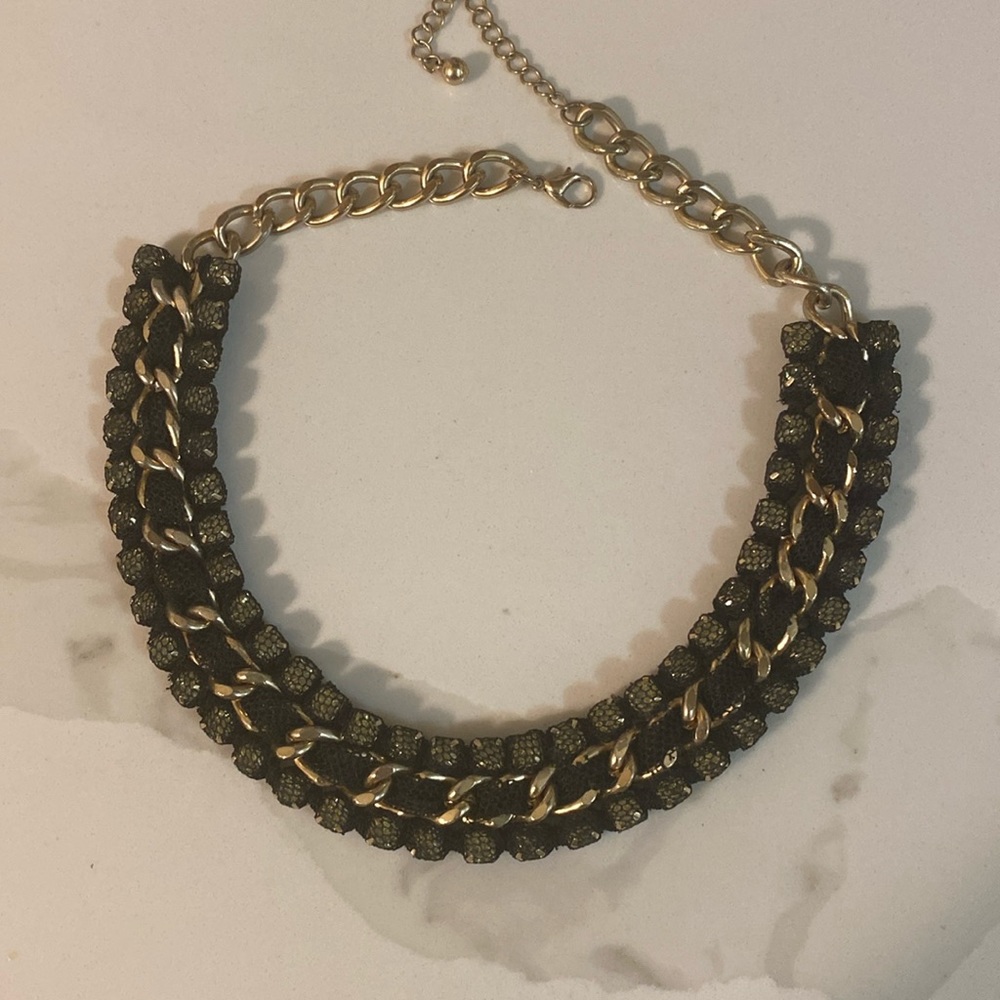 Gorgeous vintage, choker with rhinestones wrapped in tool, gold color, metal